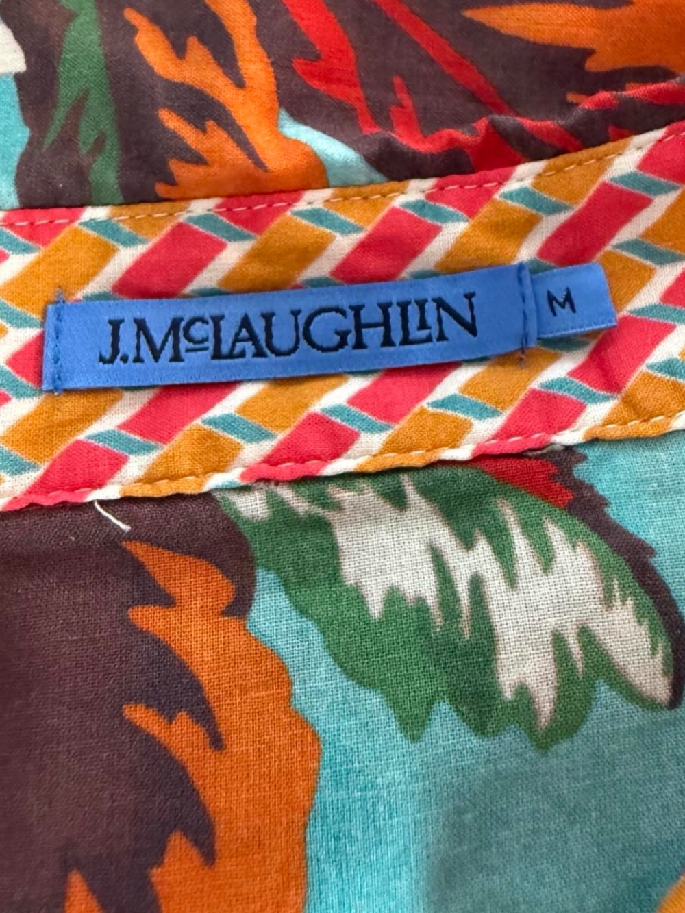 J. McLaughlin Vibrant Floral Button Down Shirt Size Medium Eclectic Resortwear - Picture 4 of 7